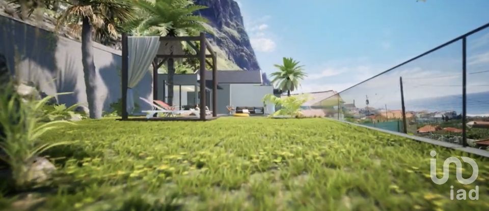 House T4 in Paul Do Mar of 869 m²