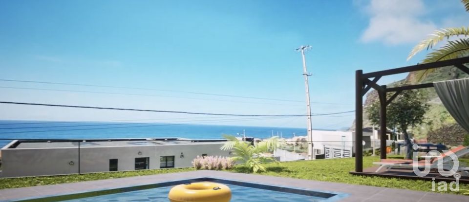 House T4 in Paul Do Mar of 869 m²