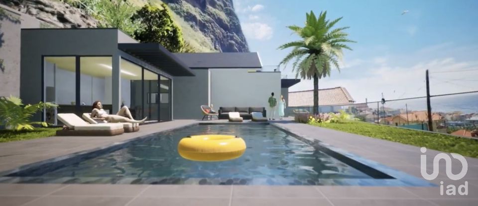 House T4 in Paul Do Mar of 869 m²