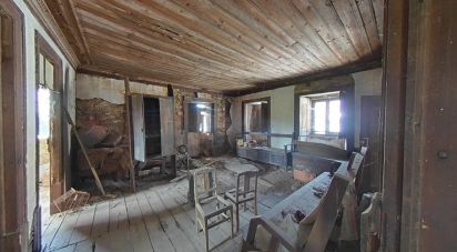 Maison T4 à Castanheira de Pêra e Coentral de 286 m²