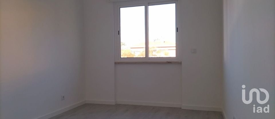 Apartment T3 in Queluz e Belas of 73 m²