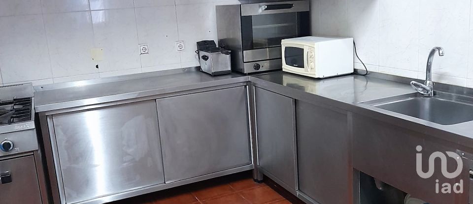 Restaurant in Santa Marta de Portuzelo of 210 m²