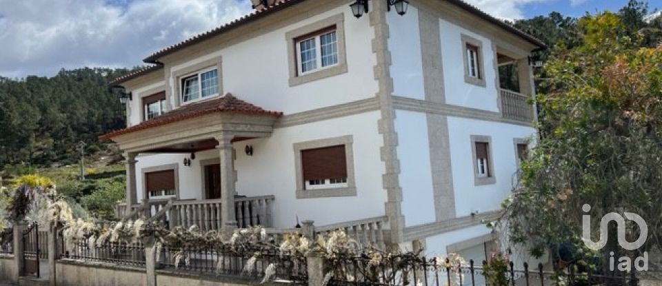 House T3 in São Mamede de Ribatua of 361 m²