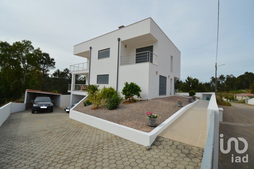 House T4 in Semide e Rio Vide of 374 m²