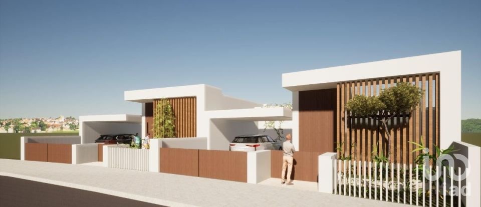 House T3 in Mexilhoeira Grande of 193 m²