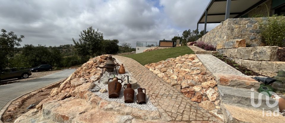 Maison T4 à Santa Catarina da Fonte do Bispo de 424 m²