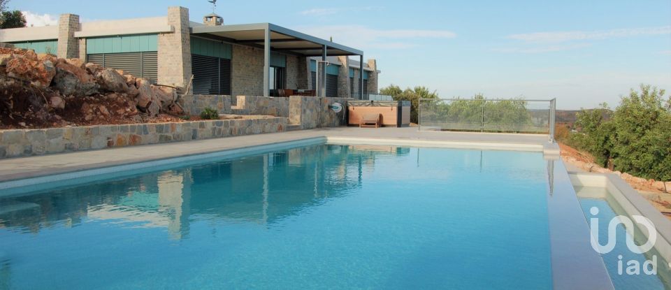 Maison T4 à Santa Catarina da Fonte do Bispo de 424 m²