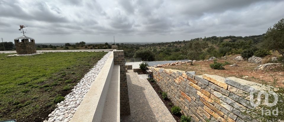 Maison T4 à Santa Catarina da Fonte do Bispo de 424 m²