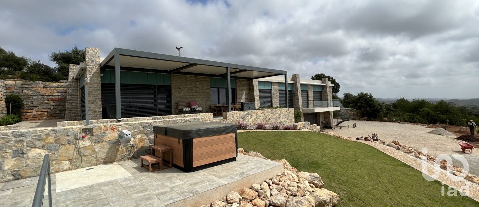 Maison T4 à Santa Catarina da Fonte do Bispo de 424 m²