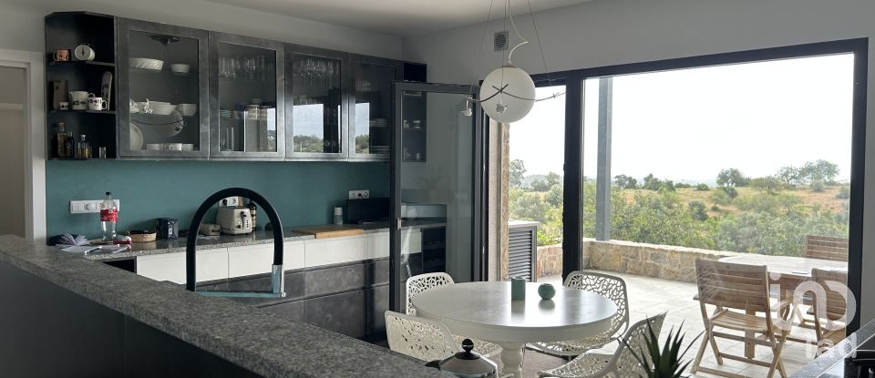 Maison T4 à Santa Catarina da Fonte do Bispo de 424 m²