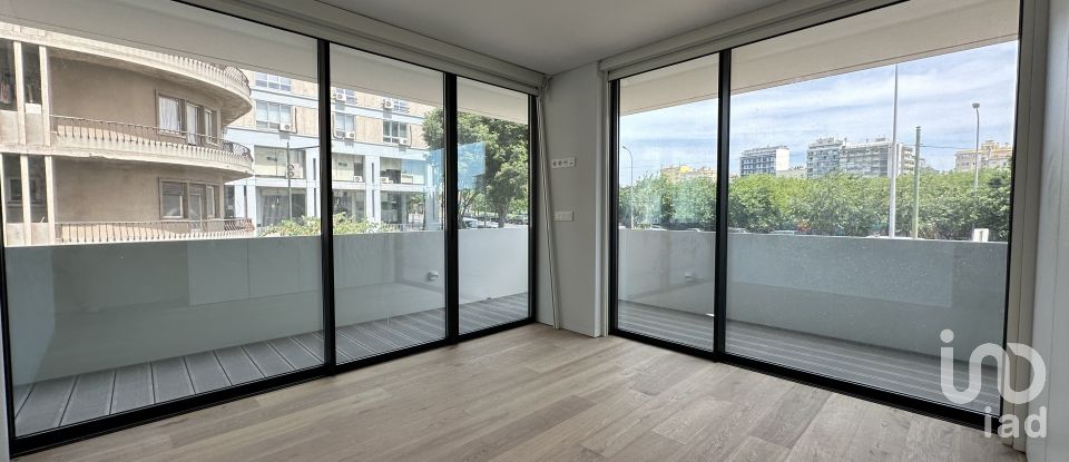 Apartment T2 in Santo António of 86 m²