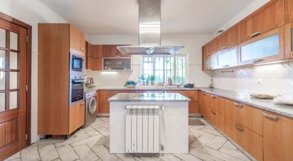 Maison T5 à Estômbar e Parchal de 250 m²