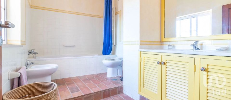 Maison T5 à Estômbar e Parchal de 250 m²