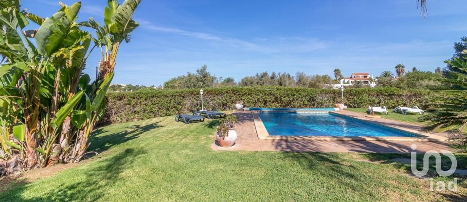 Maison T5 à Estômbar e Parchal de 250 m²