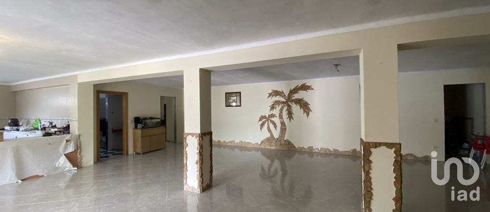 Casa / Villa T3 em Vilarinho do Bairro de 290 m²