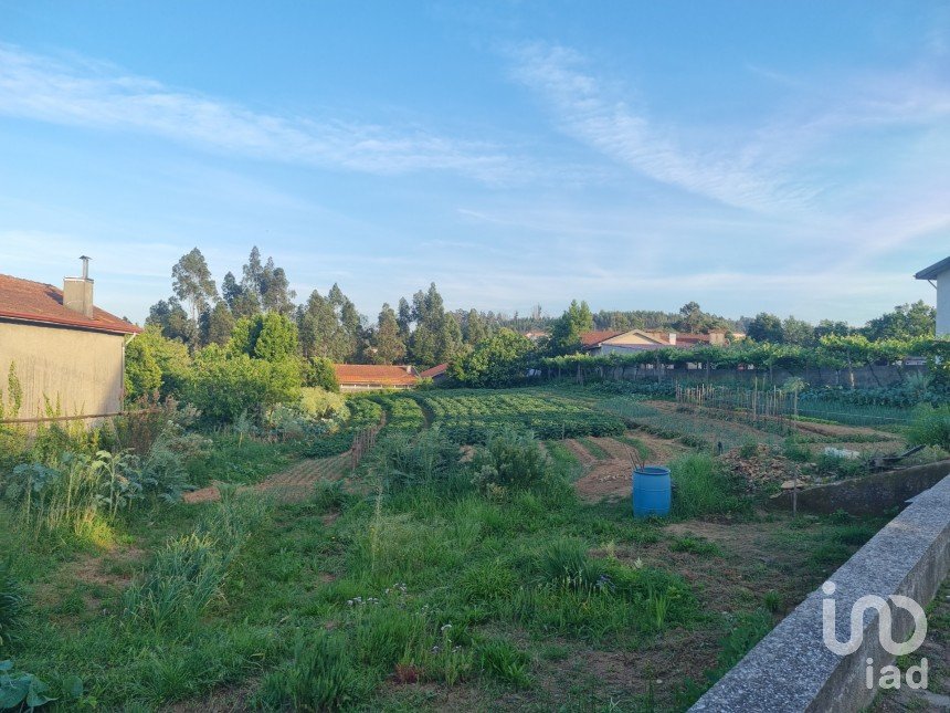 Terreno em Sandim, Olival, Lever e Crestuma de 1 777 m²