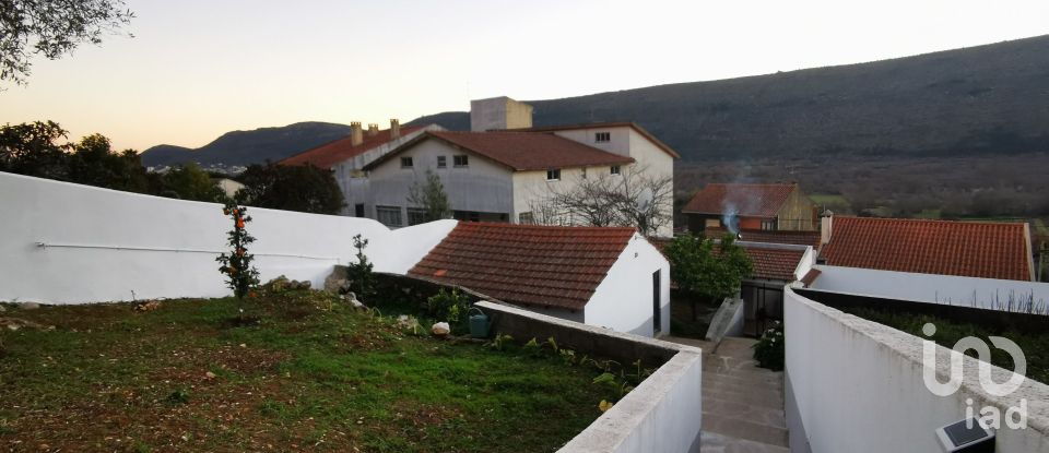 House T4 in Mira de Aire of 142 m²