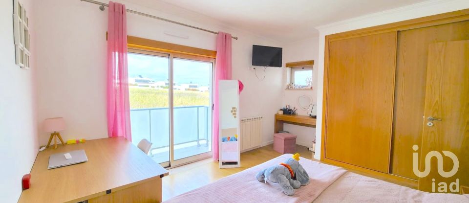 House T4 in Famalicão of 200 m²