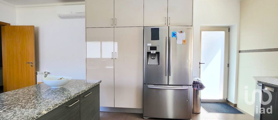 House T4 in Famalicão of 200 m²