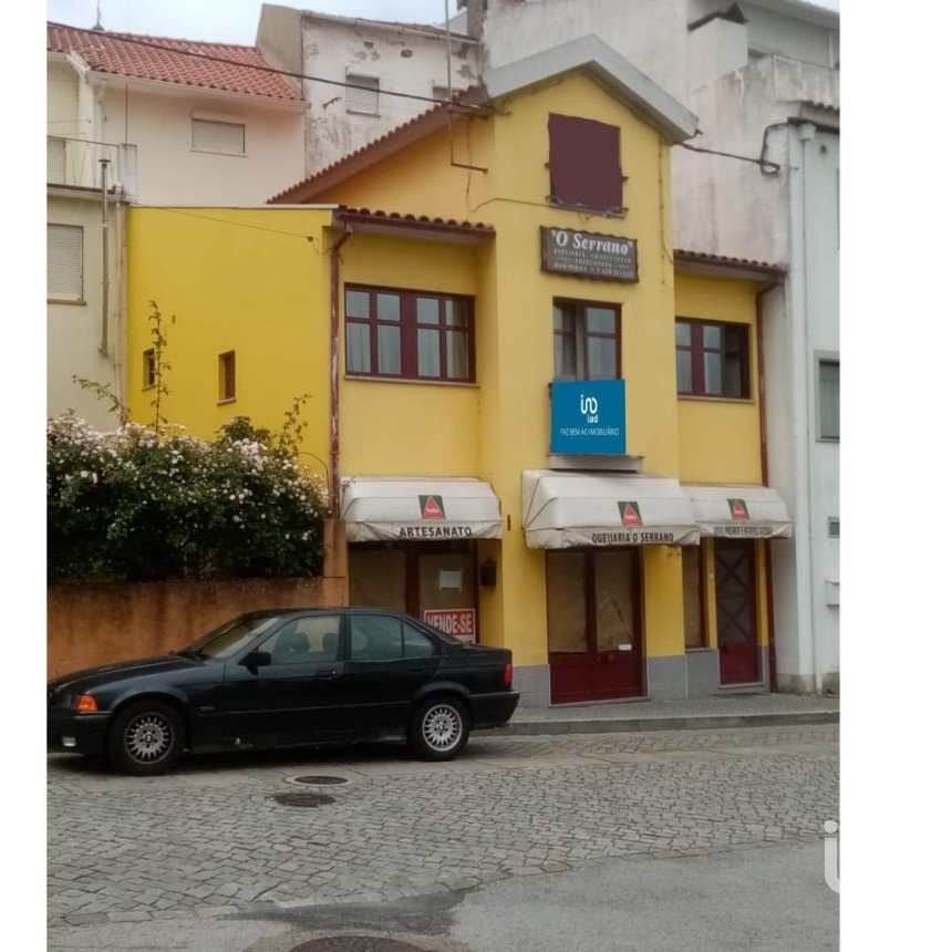 Boutique/Local commercial à Seia, São Romão e Lapa dos Dinheiros de 180 m²