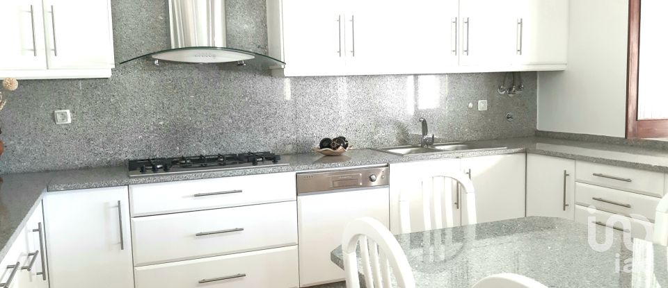 House T3 in Nadadouro of 265 m²