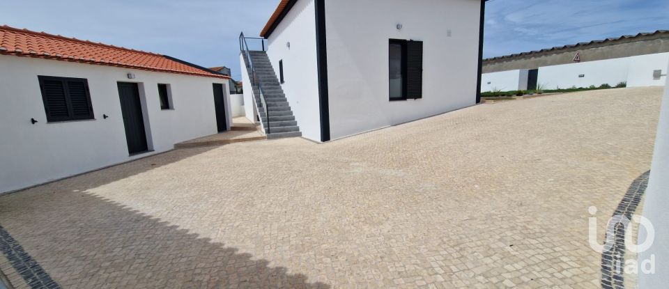 House T3 in Lamas e Cercal of 169 m²