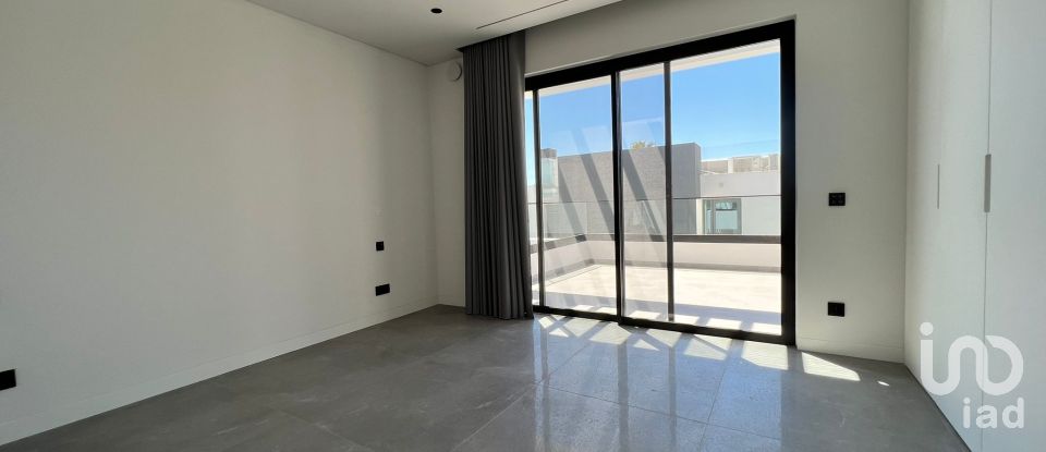 Town house T4 in Quarteira of 250 m²