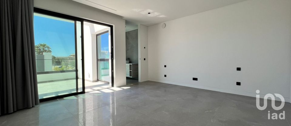 Townhouse T4 in Quarteira of 250 m²