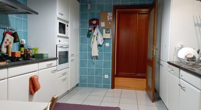 Appartement T3 à Santo António dos Olivais de 168 m²