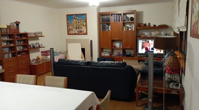 Appartement T3 à Santo António dos Olivais de 168 m²