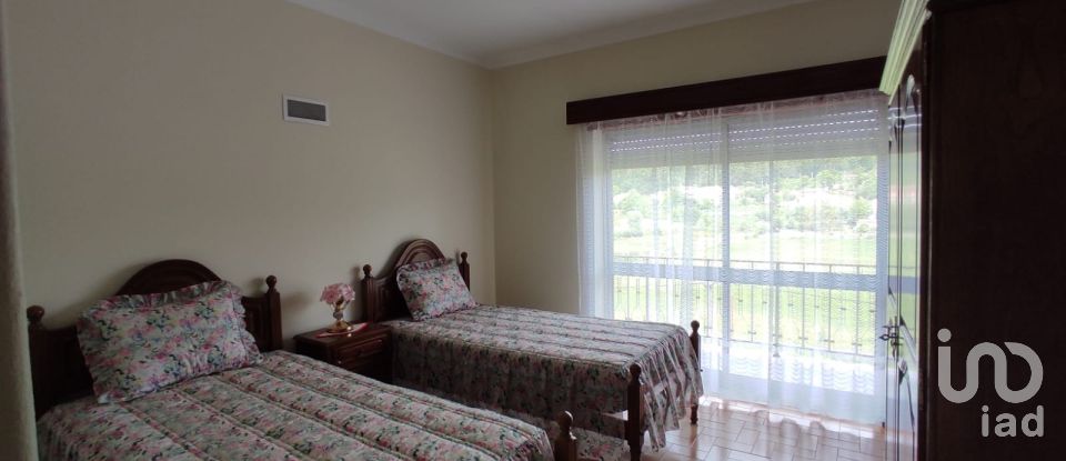 House T13 in Tabuaças of 495 m²