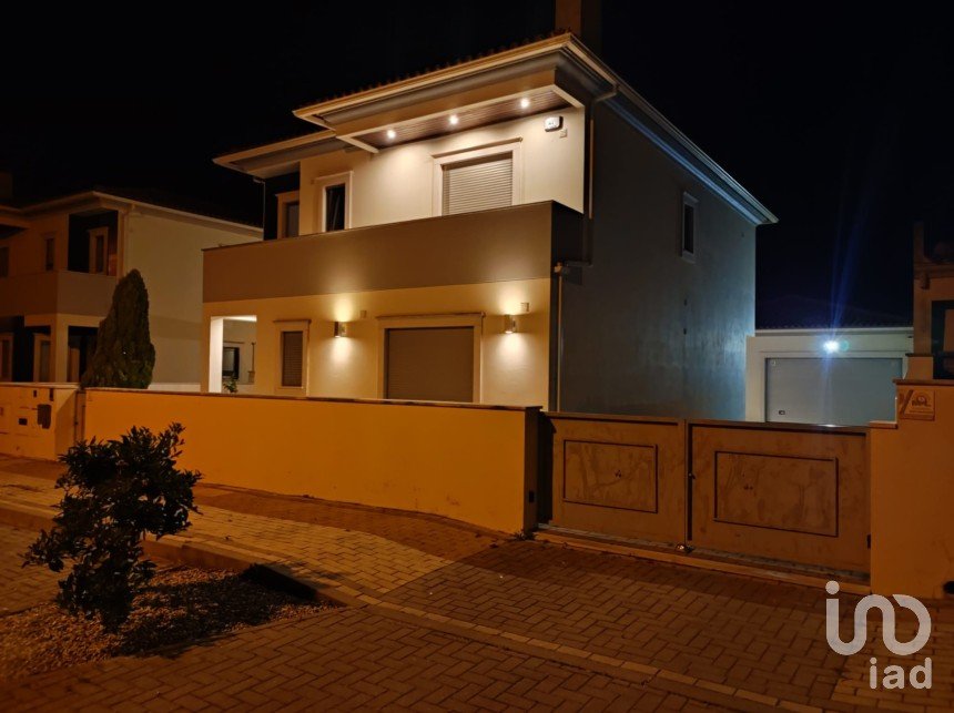 House T4 in Porto de Mós - São João Baptista e São Pedro of 168 m²