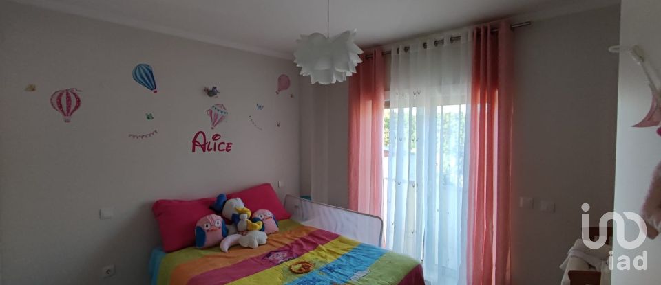 House T4 in Porto de Mós - São João Baptista e São Pedro of 168 m²