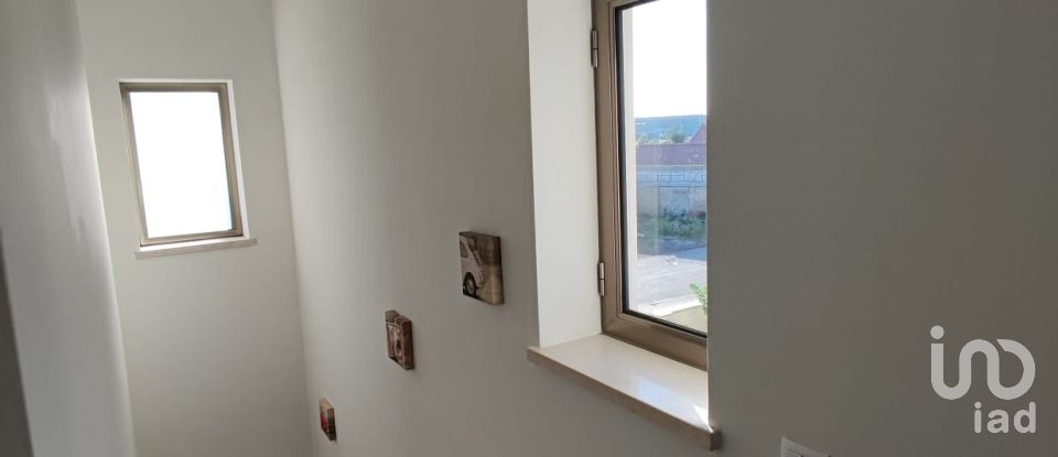 House T4 in Porto de Mós - São João Baptista e São Pedro of 168 m²