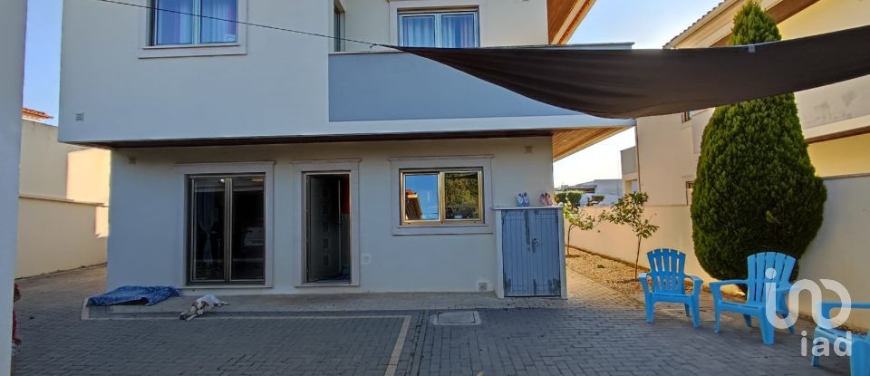 House T4 in Porto de Mós - São João Baptista e São Pedro of 168 m²