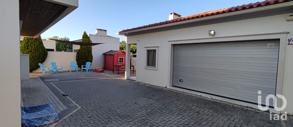 House T4 in Porto de Mós - São João Baptista e São Pedro of 168 m²