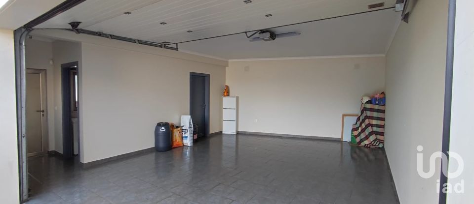 House T4 in Porto de Mós - São João Baptista e São Pedro of 168 m²