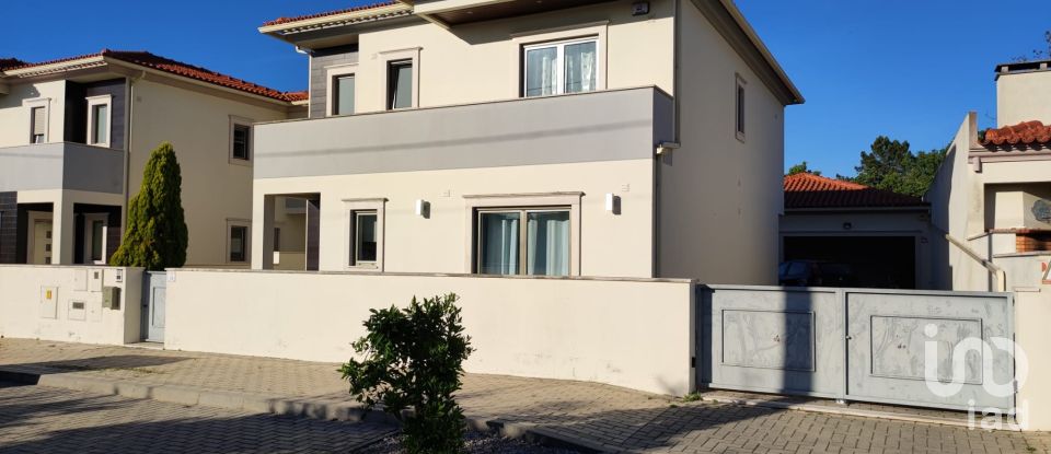 House T4 in Porto de Mós - São João Baptista e São Pedro of 168 m²
