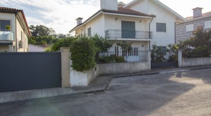 Casa / Villa T4 em Santo Tirso, Couto (Santa Cristina e São Miguel) e Burgães de 280 m²