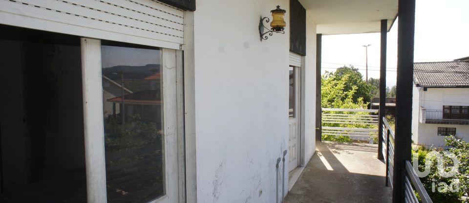 Maison T3 à São Martinho de Antas e Paradela de Guiães de 269 m²