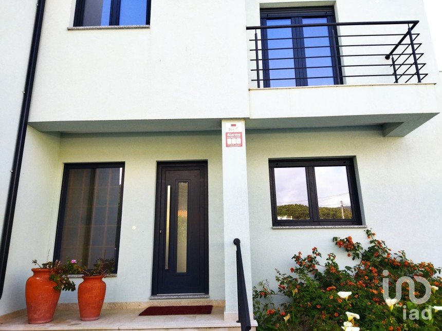 Maison de village T3 à Moledo e Cristelo de 247 m²