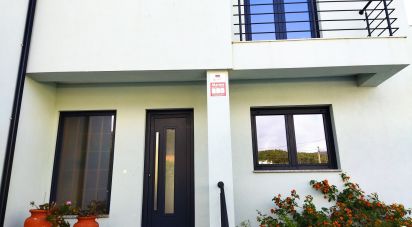 Maison de village T3 à Moledo e Cristelo de 247 m²