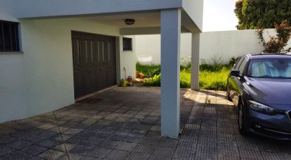 Maison de village T3 à Moledo e Cristelo de 247 m²