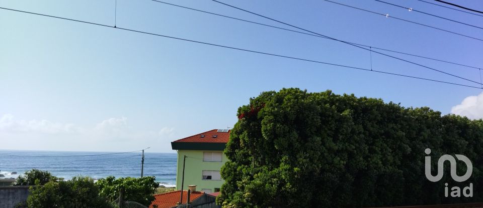 Maison de village T3 à Moledo e Cristelo de 247 m²