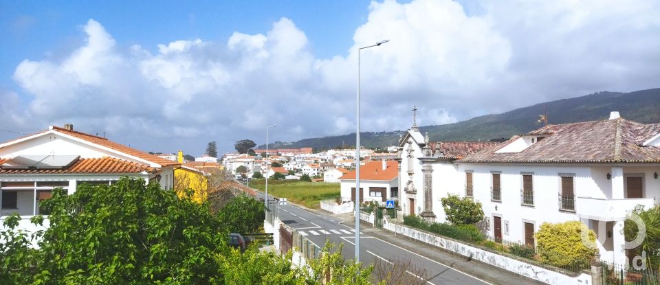 Maison de village T3 à Moledo e Cristelo de 247 m²