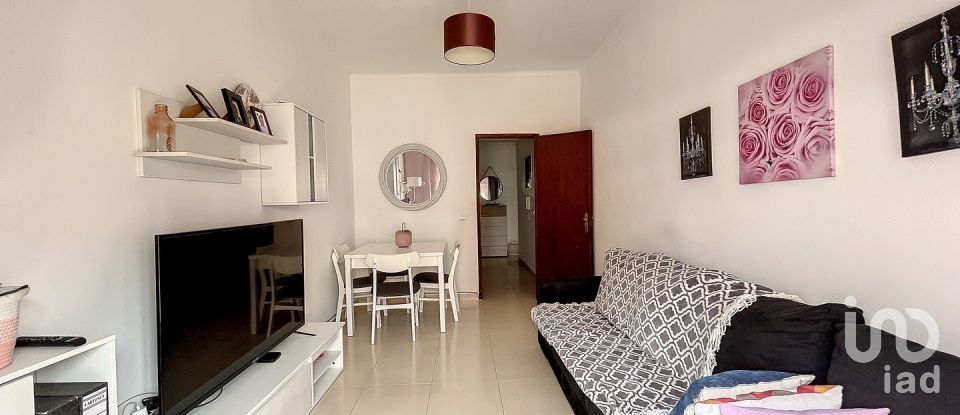 Apartment T2 in Baixa Da Banheira E Vale Da Amoreira of 74 m²