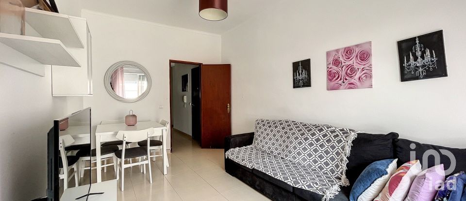 Apartamento T2 em Baixa Da Banheira E Vale Da Amoreira de 74 m²
