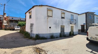 Maison de village T3 à Alvares de 216 m²
