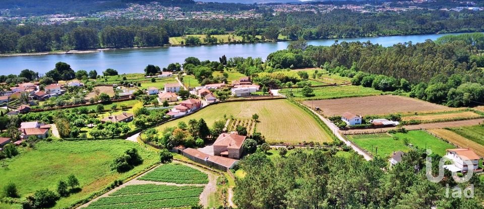 Herdade T8 em Cardielos e Serreleis de 872 m²