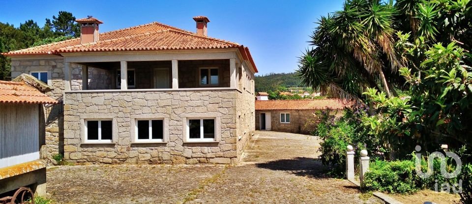 Herdade T8 em Cardielos e Serreleis de 872 m²